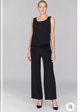 Emmelle black 100% silk wide leg side zip pants. Medium